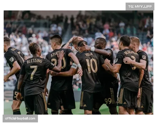 温哥华白浪与洛杉矶FC季后赛再相逢,历史恩怨增添看点 温哥华白浪与洛杉矶FC季后赛再相逢,历史恩怨增添看点