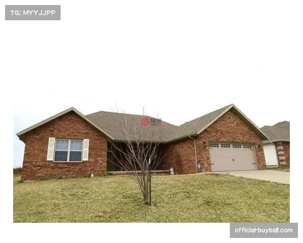 加拿大打造“枫叶压迫”体系 马什的4-4-2阵型显成效